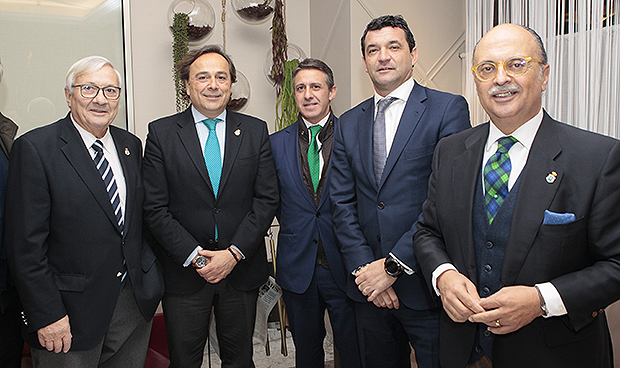 Santalices, presidente del parlamento gallego, insignia de Oro Asomega 2018