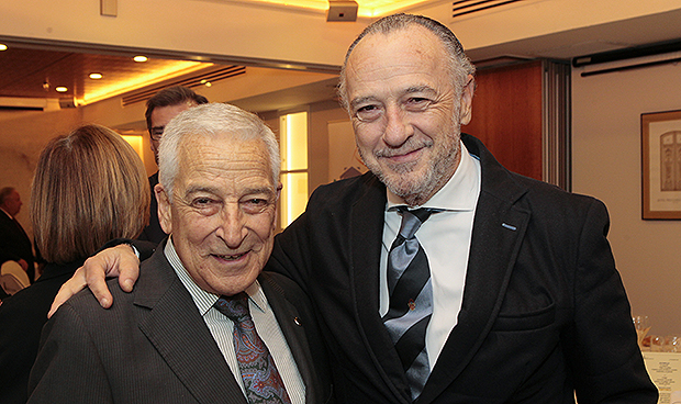 Santalices, presidente del parlamento gallego, insignia de Oro Asomega 2018