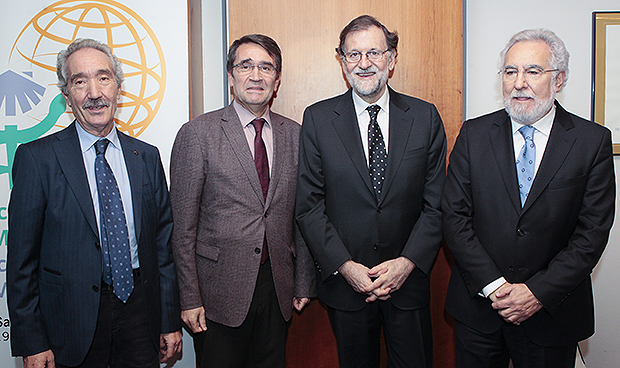 Santalices, presidente del parlamento gallego, insignia de Oro Asomega 2018