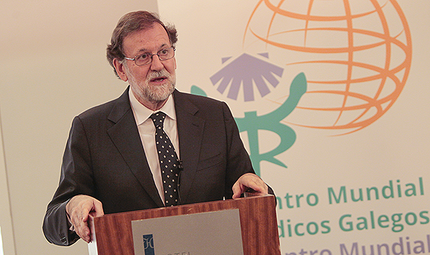 Santalices, presidente del parlamento gallego, insignia de Oro Asomega 2018