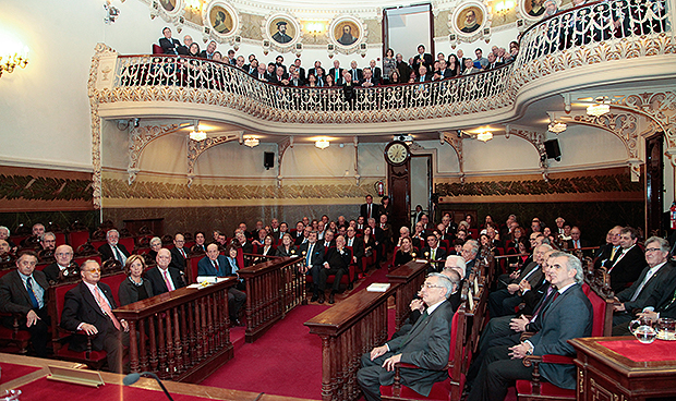 Ivorra: "Los médicos debemos liderar el cambio de la sanidad"