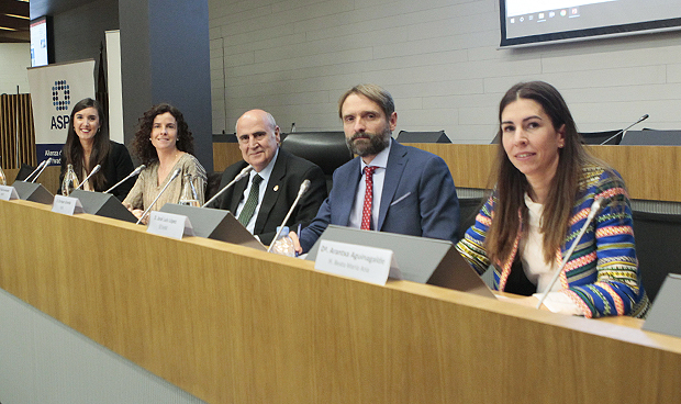 "Consentir la cesión de datos sanitarios solo le corresponde al paciente"