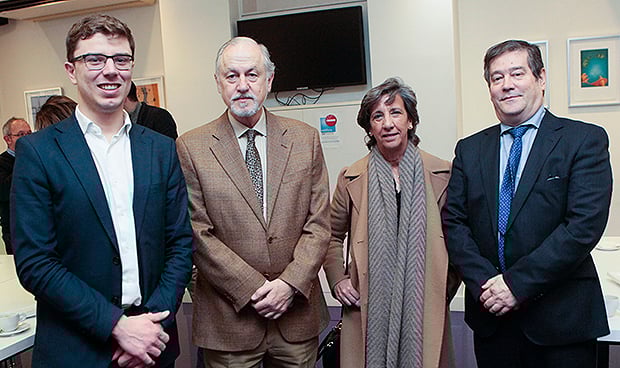 "Consentir la cesión de datos sanitarios solo le corresponde al paciente"