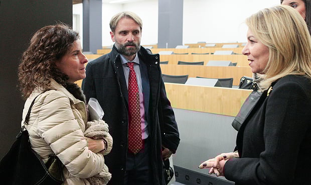 "Consentir la cesión de datos sanitarios solo le corresponde al paciente"