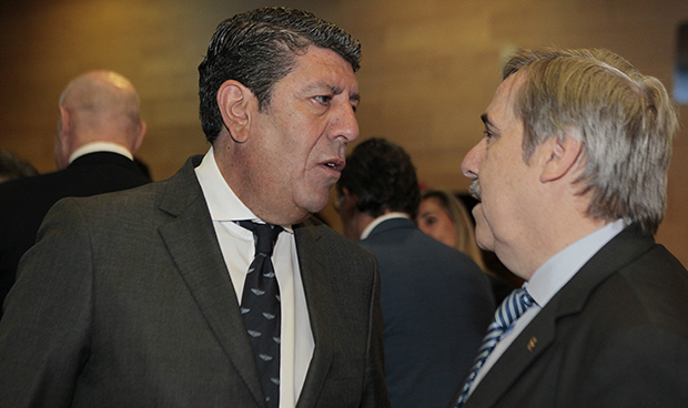 "Sin desaprender no habrá nueva Medicina, nos pasará como a los taxis"