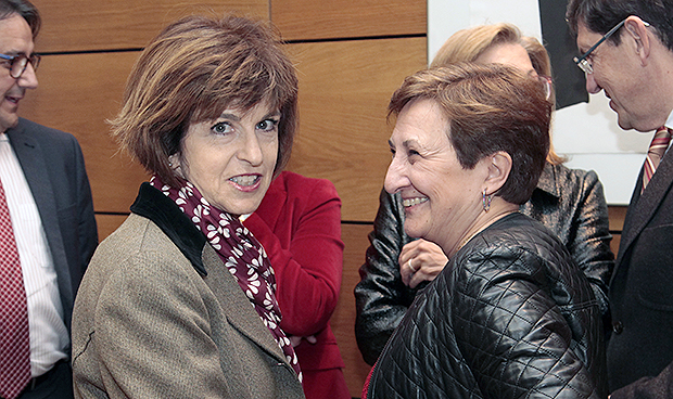 Sanidad y 9 CCAA firman la reforma de AP y dejan su financiación a Hacienda