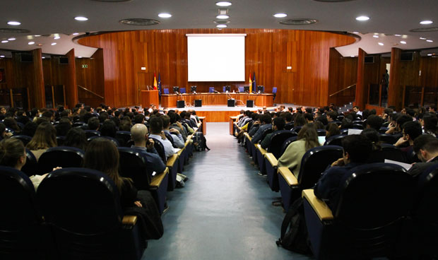 Muchas lágrimas, un adiós y hasta un tuno en la asignación de plazas MIR