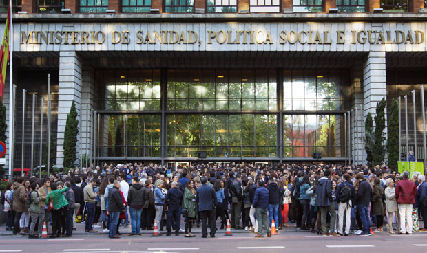 Muchas lágrimas, un adiós y hasta un tuno en la asignación de plazas MIR