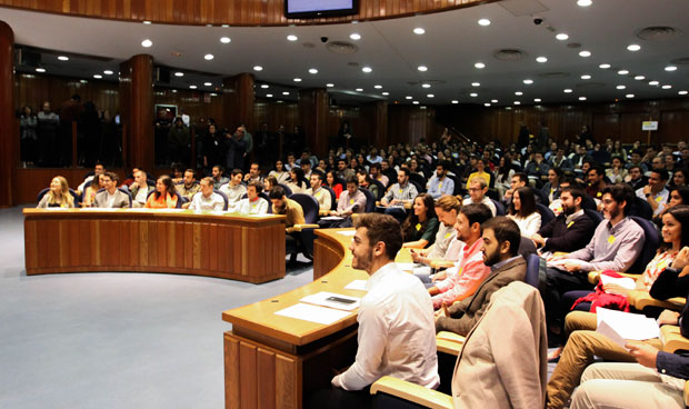 Muchas lágrimas, un adiós y hasta un tuno en la asignación de plazas MIR