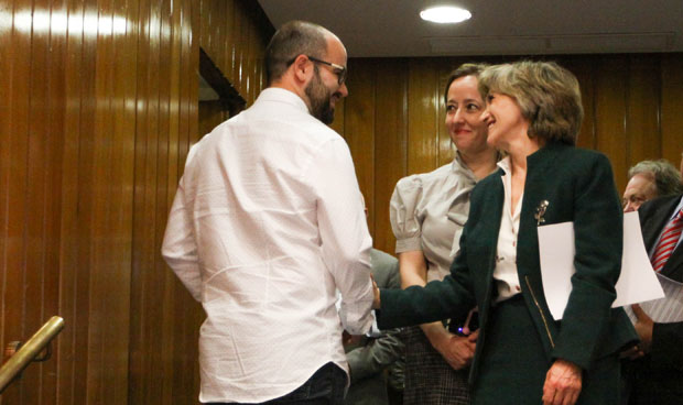 Muchas lágrimas, un adiós y hasta un tuno en la asignación de plazas MIR