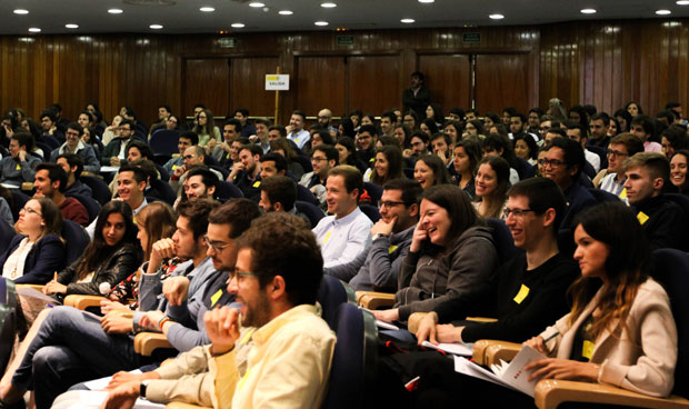 Muchas lágrimas, un adiós y hasta un tuno en la asignación de plazas MIR
