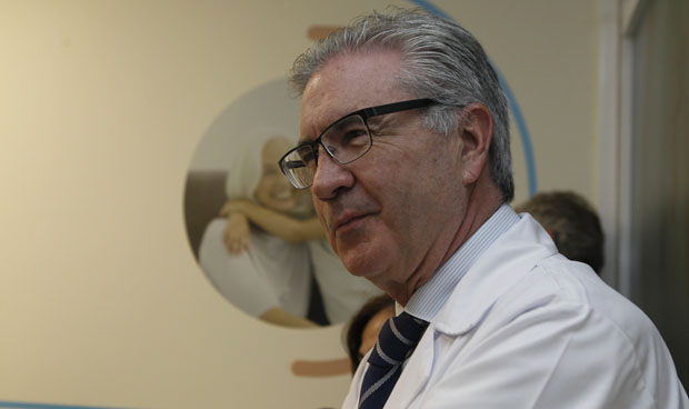 Ruiz Escudero visita el Punto Inspira del Hospital Gregorio Marañón
