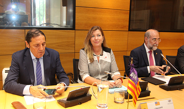 Interterritorial: pacto contra el desabastecimiento; dudas de acceso a CART