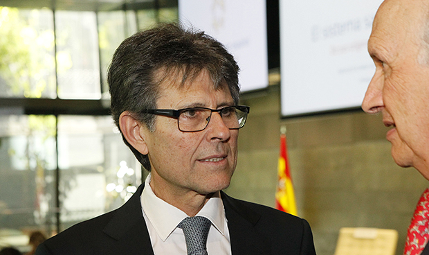 "El sistema sanitario español es inviable tal como está"