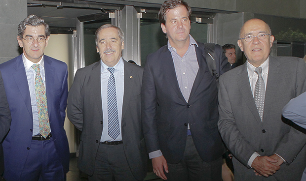 "El sistema sanitario español es inviable tal como está"