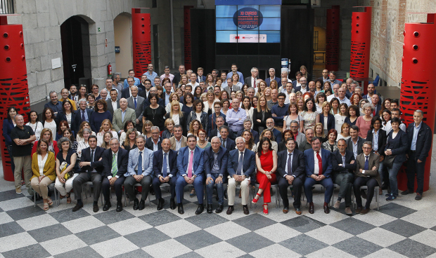 "Un profesional sanitario gestiona mejor un hospital que un político"