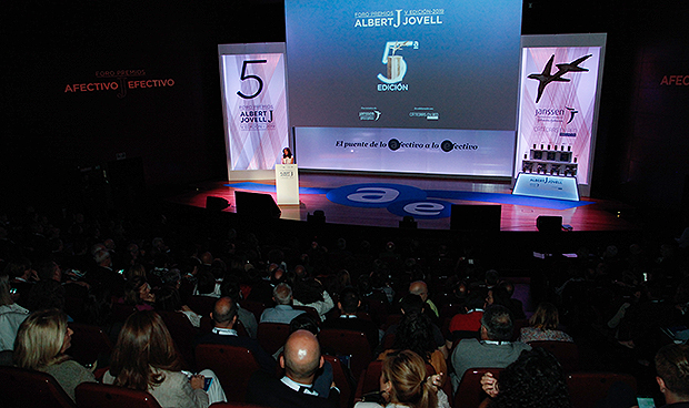 Janssen premia la unión de lo afectivo y lo efectivo en la sanidad española