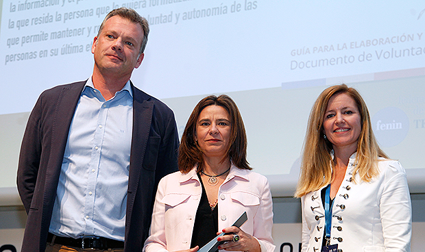 La UNE distingue a Fenin por sus "más de 30 años" de labor normativa