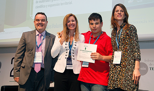 La UNE distingue a Fenin por sus "más de 30 años" de labor normativa