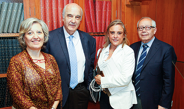 El criterio de Farmacia en financiación es "opaco" y "posiblemente ilegal"