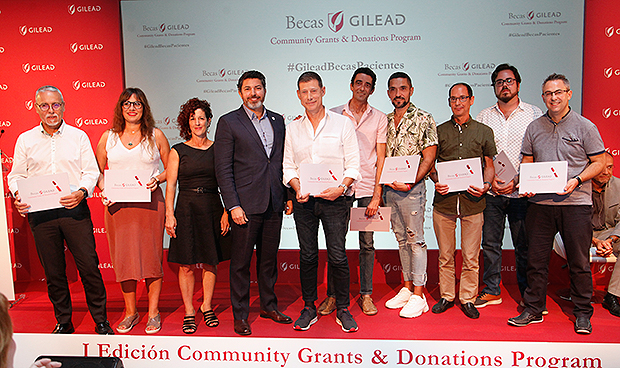 "La historia del VIH la hemos construido juntos pacientes y médicos"