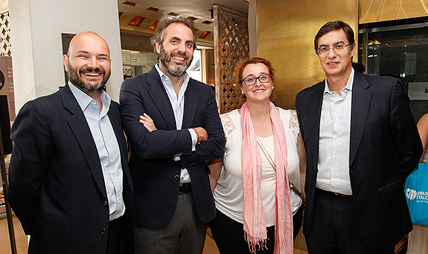 "La historia del VIH la hemos construido juntos pacientes y médicos"
