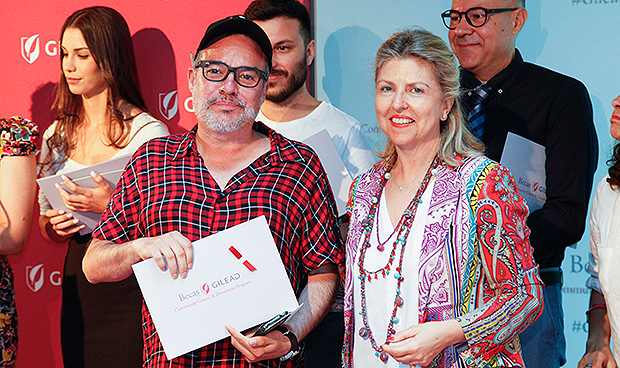 "La historia del VIH la hemos construido juntos pacientes y médicos"