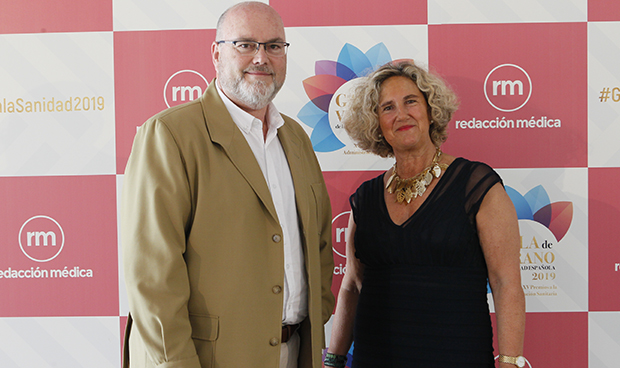 "Los profesionales del SNS han logrado una sanidad más justa y humana"