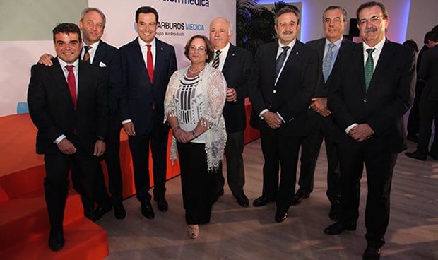 "Los profesionales del SNS han logrado una sanidad más justa y humana"