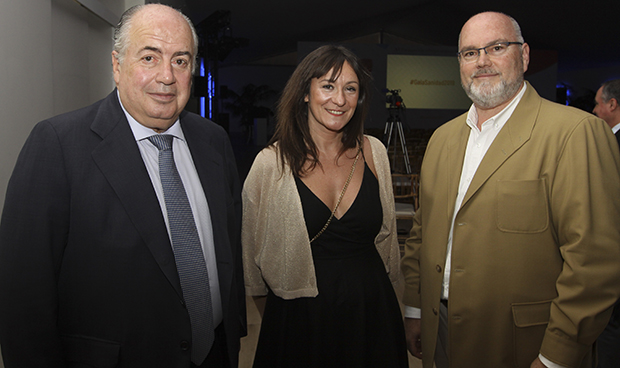 "Los profesionales del SNS han logrado una sanidad más justa y humana"