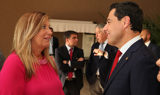 "Los profesionales del SNS han logrado una sanidad más justa y humana"