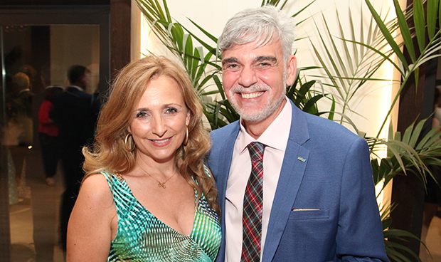 "Los profesionales del SNS han logrado una sanidad más justa y humana"