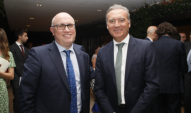 "Los profesionales del SNS han logrado una sanidad más justa y humana"