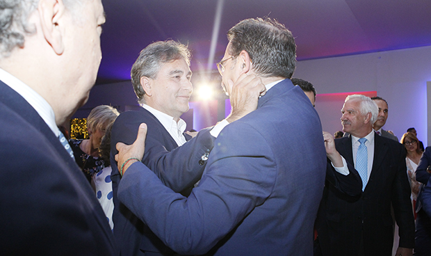 "Los profesionales del SNS han logrado una sanidad más justa y humana"