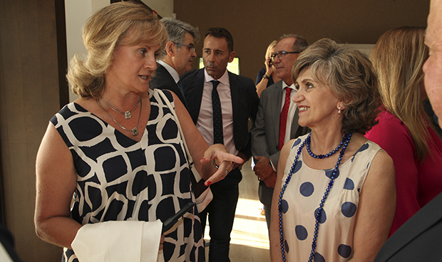 "Los profesionales del SNS han logrado una sanidad más justa y humana"