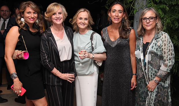 "Los profesionales del SNS han logrado una sanidad más justa y humana"