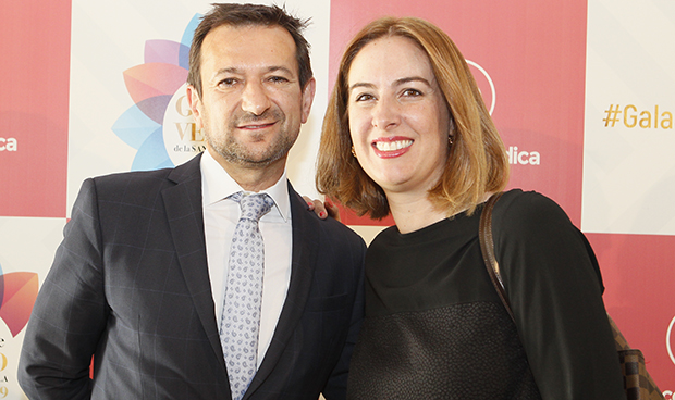 "Los profesionales del SNS han logrado una sanidad más justa y humana"