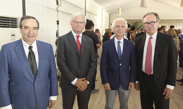 "Los profesionales del SNS han logrado una sanidad más justa y humana"