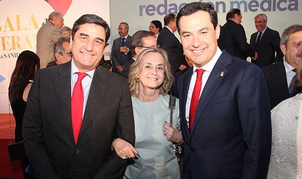 "Los profesionales del SNS han logrado una sanidad más justa y humana"