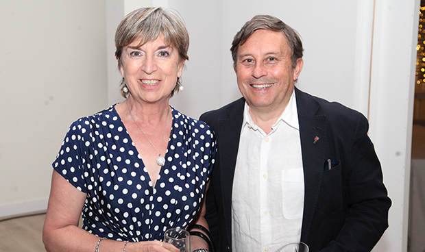 "Los profesionales del SNS han logrado una sanidad más justa y humana"