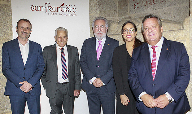 Asomega cierra su I Encuentro Mundial con afán de una Medicina "más humana"