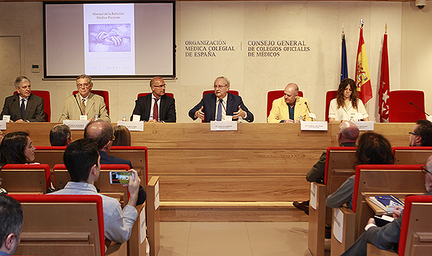 "La relación médico-paciente es más necesaria que nunca ahora que peligra"