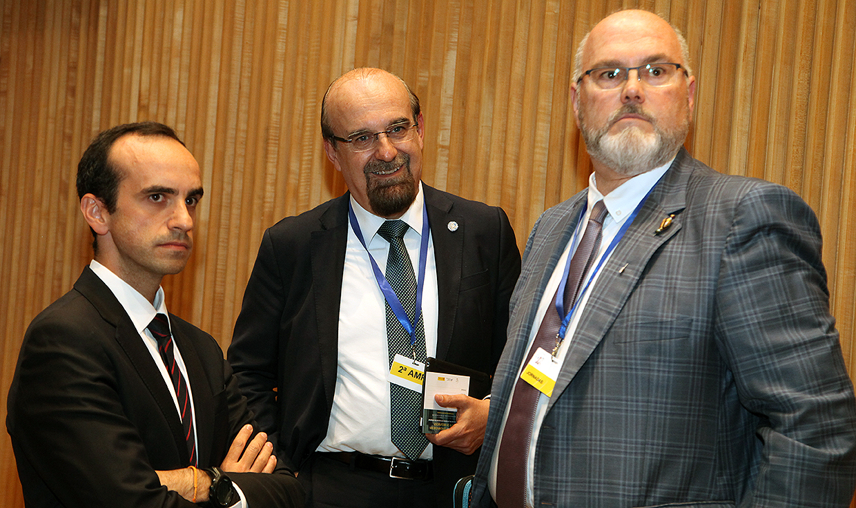 "El calendario vacunal debe someterse a una actualización sistemática"