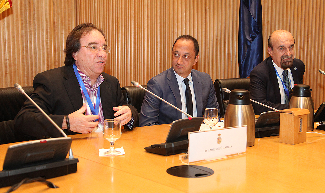 "El calendario vacunal debe someterse a una actualización sistemática"