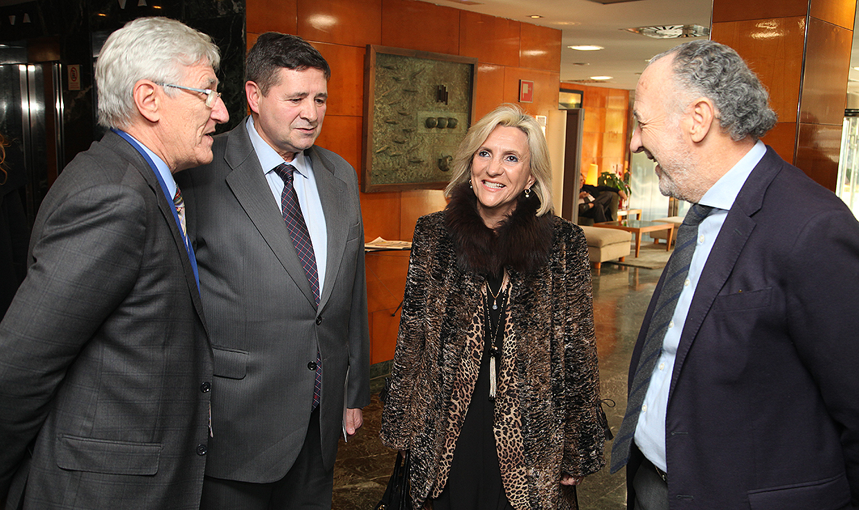 "La motivación del profesional sanitario es baja y el directivo es clave"