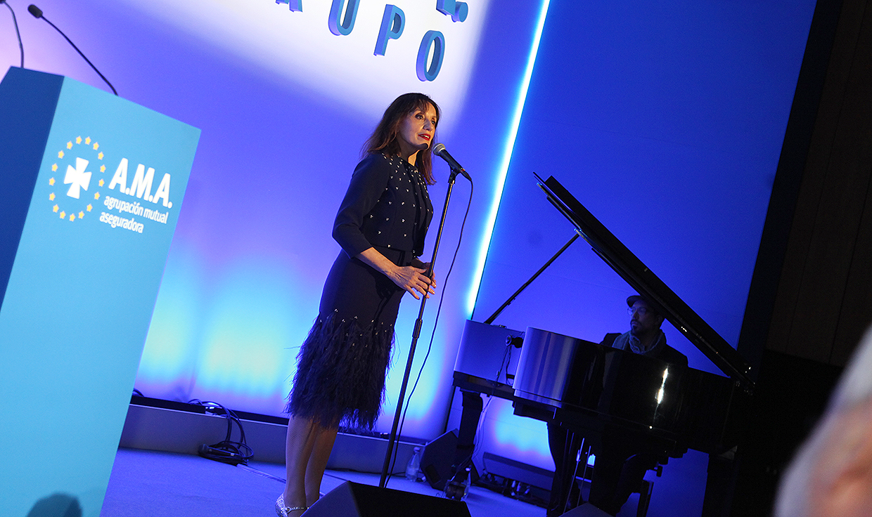 Ana Pastor: "AMA es la casa de todos los profesionales sanitarios"
