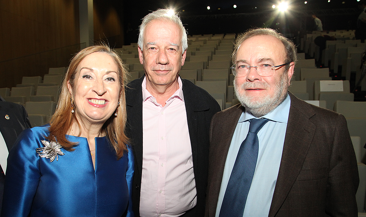 Ana Pastor: "AMA es la casa de todos los profesionales sanitarios"