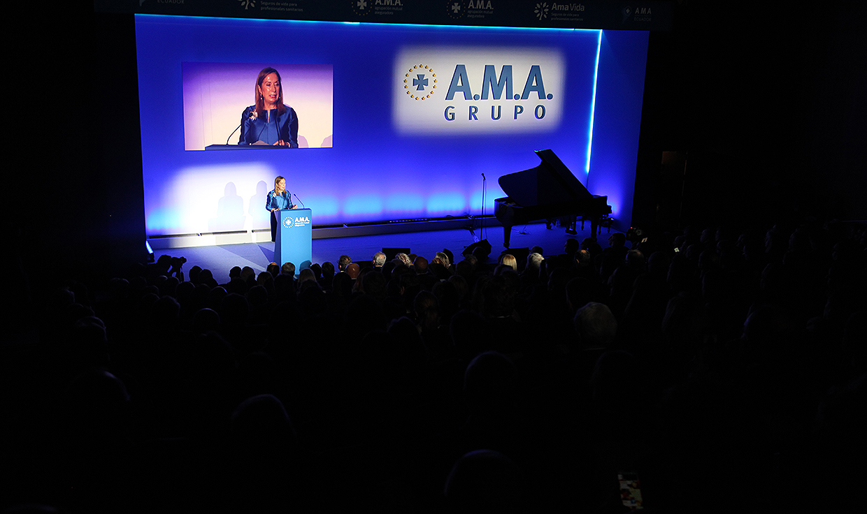 Ana Pastor: "AMA es la casa de todos los profesionales sanitarios"