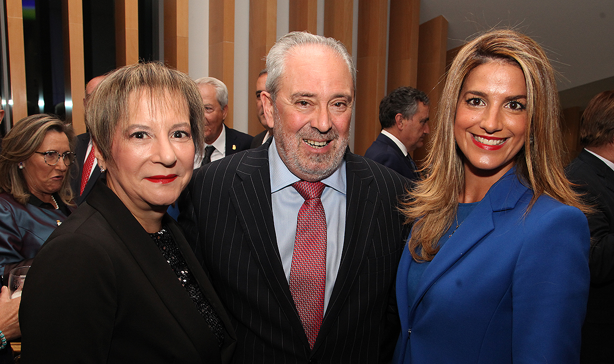 Ana Pastor: "AMA es la casa de todos los profesionales sanitarios"