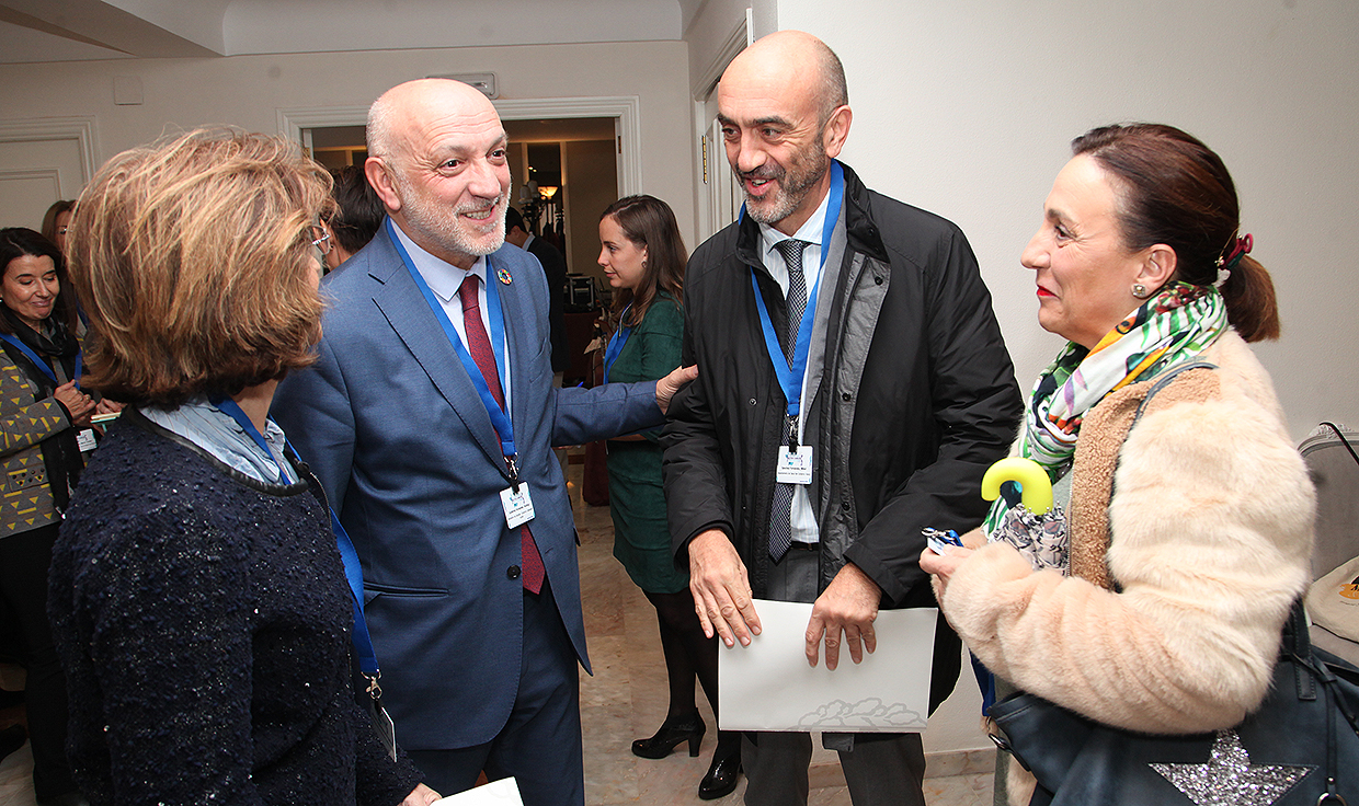"Para mantener el alto nivel del SNS es imprescindible retener su talento"